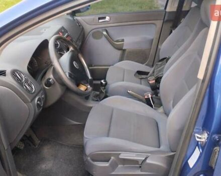 Синий Фольксваген Гольф Плюс, объемом двигателя 1.6 л и пробегом 205 тыс. км за 4600 $, фото 15 на Automoto.ua