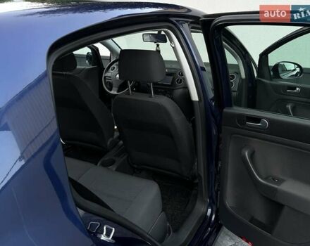 Синий Фольксваген Гольф Плюс, объемом двигателя 1.6 л и пробегом 237 тыс. км за 5850 $, фото 33 на Automoto.ua
