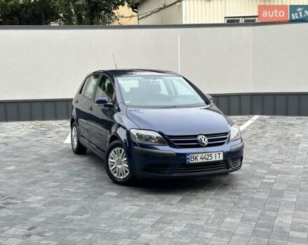 Синий Фольксваген Гольф Плюс, объемом двигателя 1.6 л и пробегом 237 тыс. км за 5850 $, фото 3 на Automoto.ua