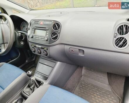 Синий Фольксваген Гольф Плюс, объемом двигателя 1.4 л и пробегом 89 тыс. км за 5600 $, фото 16 на Automoto.ua