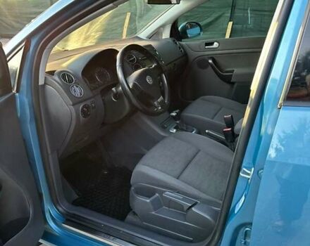 Синий Фольксваген Гольф Плюс, объемом двигателя 1.6 л и пробегом 262 тыс. км за 7499 $, фото 21 на Automoto.ua