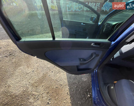 Синий Фольксваген Гольф Плюс, объемом двигателя 1.6 л и пробегом 214 тыс. км за 5700 $, фото 18 на Automoto.ua