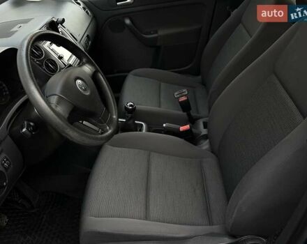 Синий Фольксваген Гольф Плюс, объемом двигателя 1.6 л и пробегом 237 тыс. км за 5850 $, фото 26 на Automoto.ua