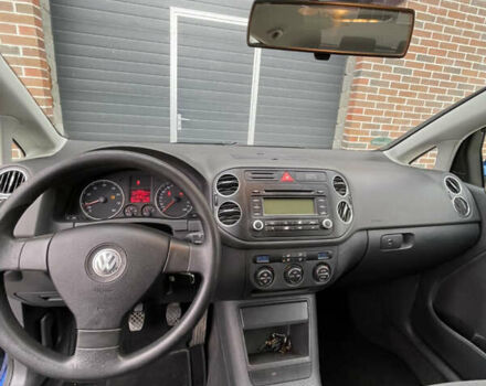 Синий Фольксваген Гольф Плюс, объемом двигателя 1.6 л и пробегом 230 тыс. км за 5200 $, фото 23 на Automoto.ua