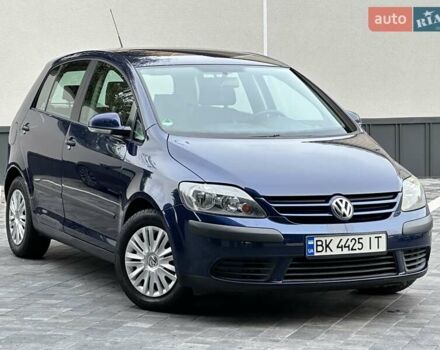 Синий Фольксваген Гольф Плюс, объемом двигателя 1.6 л и пробегом 237 тыс. км за 5850 $, фото 4 на Automoto.ua