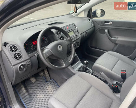 Синий Фольксваген Гольф Плюс, объемом двигателя 1.4 л и пробегом 122 тыс. км за 5200 $, фото 5 на Automoto.ua