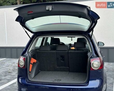 Синий Фольксваген Гольф Плюс, объемом двигателя 1.6 л и пробегом 237 тыс. км за 5850 $, фото 38 на Automoto.ua