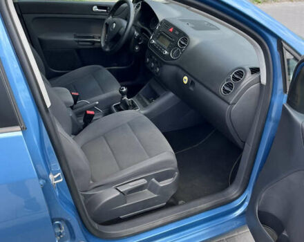 Синий Фольксваген Гольф Плюс, объемом двигателя 1.6 л и пробегом 272 тыс. км за 5800 $, фото 21 на Automoto.ua