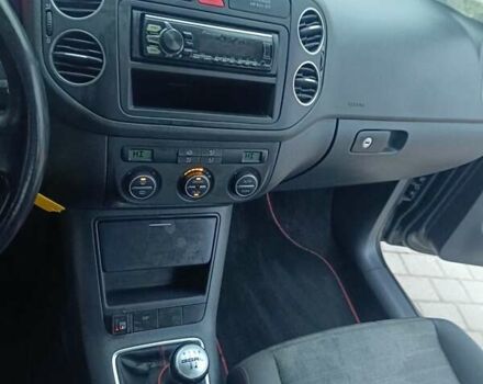 Синий Фольксваген Гольф Плюс, объемом двигателя 1.6 л и пробегом 154 тыс. км за 6999 $, фото 19 на Automoto.ua