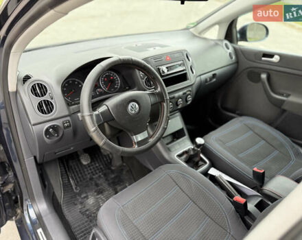 Синий Фольксваген Гольф Плюс, объемом двигателя 1.6 л и пробегом 205 тыс. км за 6499 $, фото 14 на Automoto.ua