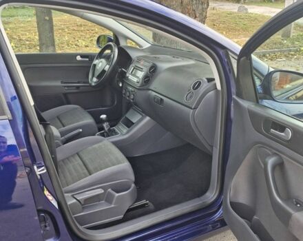 Синий Фольксваген Гольф Плюс, объемом двигателя 1.4 л и пробегом 269 тыс. км за 5900 $, фото 15 на Automoto.ua