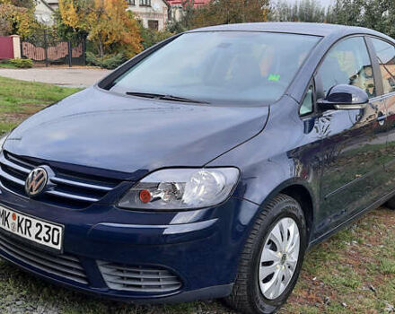 Синий Фольксваген Гольф Плюс, объемом двигателя 1.6 л и пробегом 207 тыс. км за 5350 $, фото 5 на Automoto.ua
