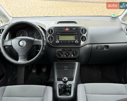 Синий Фольксваген Гольф Плюс, объемом двигателя 1.6 л и пробегом 202 тыс. км за 5900 $, фото 67 на Automoto.ua
