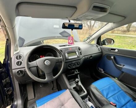 Синий Фольксваген Гольф Плюс, объемом двигателя 1.6 л и пробегом 178 тыс. км за 5900 $, фото 4 на Automoto.ua