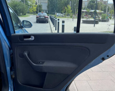 Синий Фольксваген Гольф Плюс, объемом двигателя 1.6 л и пробегом 272 тыс. км за 5800 $, фото 45 на Automoto.ua