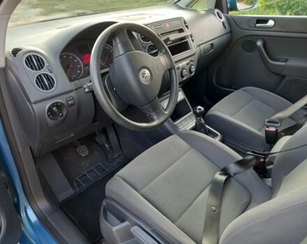 Синий Фольксваген Гольф Плюс, объемом двигателя 1.6 л и пробегом 245 тыс. км за 5899 $, фото 4 на Automoto.ua