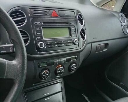 Синий Фольксваген Гольф Плюс, объемом двигателя 1.6 л и пробегом 225 тыс. км за 5550 $, фото 11 на Automoto.ua