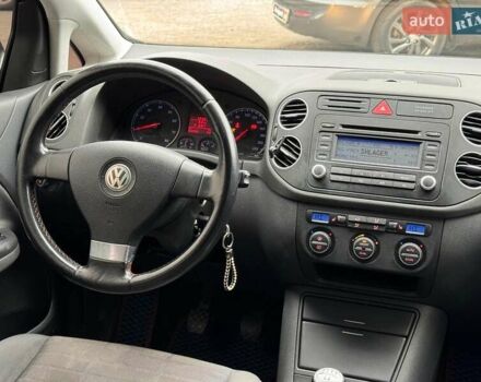 Синий Фольксваген Гольф Плюс, объемом двигателя 1.4 л и пробегом 139 тыс. км за 5840 $, фото 22 на Automoto.ua