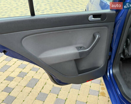 Синий Фольксваген Гольф Плюс, объемом двигателя 1.6 л и пробегом 202 тыс. км за 5900 $, фото 72 на Automoto.ua