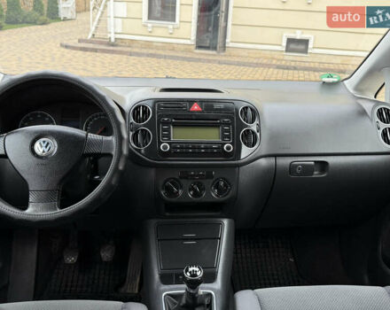 Синий Фольксваген Гольф Плюс, объемом двигателя 1.6 л и пробегом 202 тыс. км за 5999 $, фото 27 на Automoto.ua