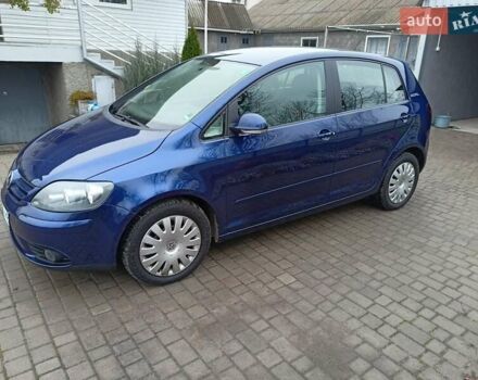 Синий Фольксваген Гольф Плюс, объемом двигателя 1.6 л и пробегом 156 тыс. км за 6300 $, фото 1 на Automoto.ua