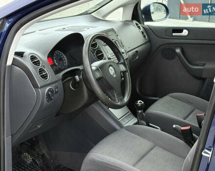 Синий Фольксваген Гольф Плюс, объемом двигателя 1.4 л и пробегом 172 тыс. км за 4999 $, фото 6 на Automoto.ua