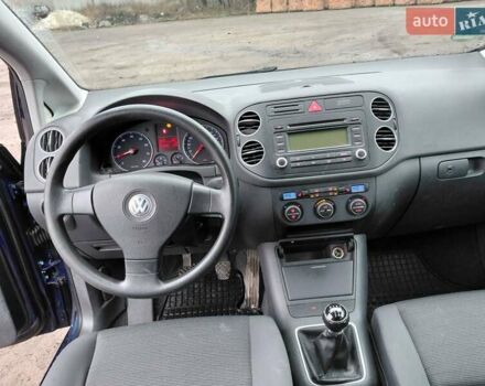 Синій Фольксваген Golf Plus, об'ємом двигуна 1.6 л та пробігом 177 тис. км за 5200 $, фото 7 на Automoto.ua