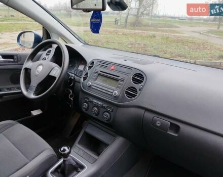 Синий Фольксваген Гольф Плюс, объемом двигателя 1.6 л и пробегом 172 тыс. км за 6200 $, фото 30 на Automoto.ua