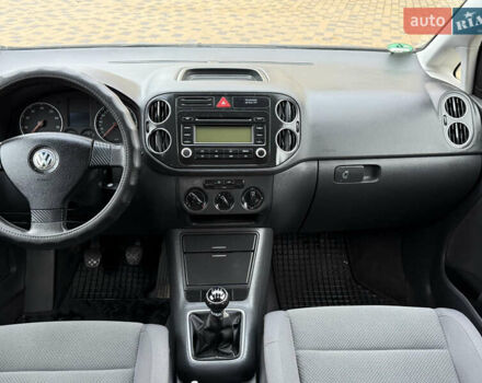 Синий Фольксваген Гольф Плюс, объемом двигателя 1.6 л и пробегом 202 тыс. км за 5900 $, фото 66 на Automoto.ua
