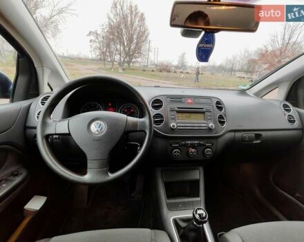 Синий Фольксваген Гольф Плюс, объемом двигателя 1.6 л и пробегом 172 тыс. км за 6200 $, фото 21 на Automoto.ua