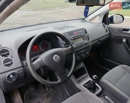 Синий Фольксваген Гольф Плюс, объемом двигателя 1.6 л и пробегом 172 тыс. км за 6200 $, фото 20 на Automoto.ua