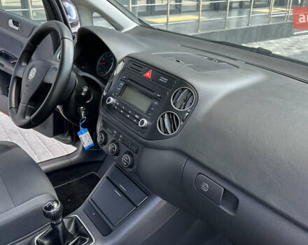 Синий Фольксваген Гольф Плюс, объемом двигателя 1.6 л и пробегом 235 тыс. км за 6800 $, фото 24 на Automoto.ua