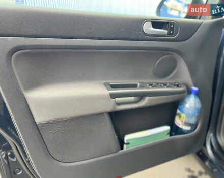 Синий Фольксваген Гольф Плюс, объемом двигателя 1.6 л и пробегом 167 тыс. км за 6300 $, фото 25 на Automoto.ua