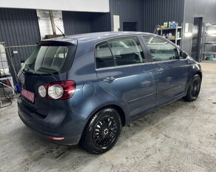 Синий Фольксваген Гольф Плюс, объемом двигателя 1.6 л и пробегом 220 тыс. км за 5700 $, фото 3 на Automoto.ua