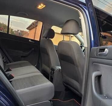 Синий Фольксваген Гольф Плюс, объемом двигателя 1.6 л и пробегом 260 тыс. км за 7500 $, фото 7 на Automoto.ua