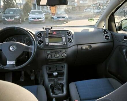 Синий Фольксваген Гольф Плюс, объемом двигателя 1.4 л и пробегом 202 тыс. км за 6500 $, фото 7 на Automoto.ua