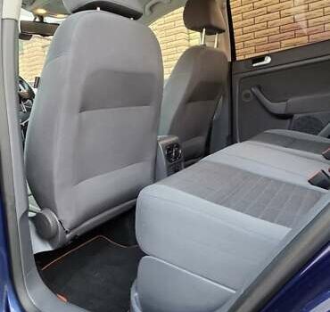 Синий Фольксваген Гольф Плюс, объемом двигателя 1.6 л и пробегом 260 тыс. км за 7500 $, фото 4 на Automoto.ua