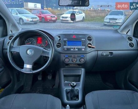 Синий Фольксваген Гольф Плюс, объемом двигателя 1.4 л и пробегом 170 тыс. км за 5290 $, фото 32 на Automoto.ua