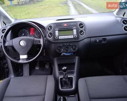 Синий Фольксваген Гольф Плюс, объемом двигателя 1.4 л и пробегом 250 тыс. км за 6400 $, фото 4 на Automoto.ua