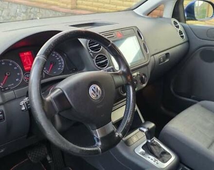 Синий Фольксваген Гольф Плюс, объемом двигателя 1.6 л и пробегом 260 тыс. км за 7500 $, фото 2 на Automoto.ua