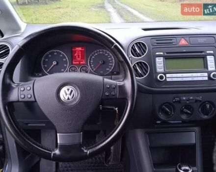 Синий Фольксваген Гольф Плюс, объемом двигателя 1.4 л и пробегом 250 тыс. км за 6400 $, фото 3 на Automoto.ua