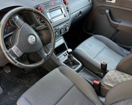 Синий Фольксваген Гольф Плюс, объемом двигателя 1.6 л и пробегом 225 тыс. км за 6500 $, фото 5 на Automoto.ua