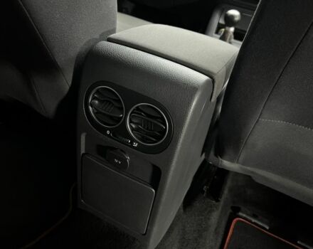 Синий Фольксваген Гольф Плюс, объемом двигателя 1.6 л и пробегом 220 тыс. км за 5700 $, фото 19 на Automoto.ua