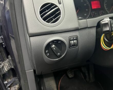 Синий Фольксваген Гольф Плюс, объемом двигателя 1.6 л и пробегом 220 тыс. км за 5700 $, фото 11 на Automoto.ua