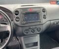 Синий Фольксваген Гольф Плюс, объемом двигателя 1.4 л и пробегом 220 тыс. км за 5750 $, фото 37 на Automoto.ua