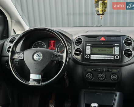 Синий Фольксваген Гольф Плюс, объемом двигателя 1.6 л и пробегом 174 тыс. км за 6350 $, фото 54 на Automoto.ua