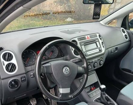 Синий Фольксваген Гольф Плюс, объемом двигателя 1.4 л и пробегом 260 тыс. км за 7200 $, фото 2 на Automoto.ua