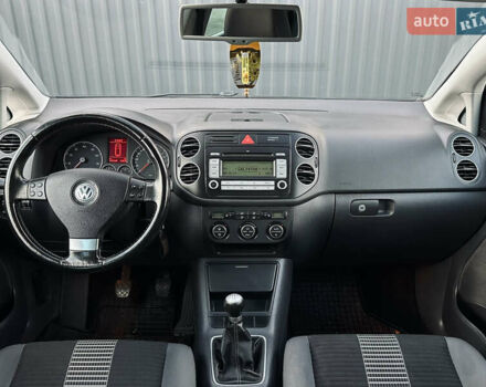 Синий Фольксваген Гольф Плюс, объемом двигателя 1.6 л и пробегом 174 тыс. км за 6350 $, фото 53 на Automoto.ua