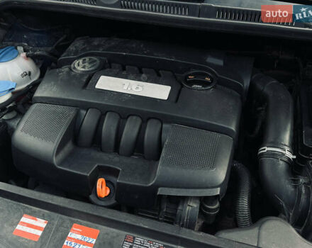 Синий Фольксваген Гольф Плюс, объемом двигателя 1.6 л и пробегом 174 тыс. км за 6350 $, фото 74 на Automoto.ua