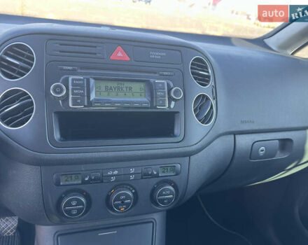 Синий Фольксваген Гольф Плюс, объемом двигателя 1.4 л и пробегом 156 тыс. км за 5550 $, фото 24 на Automoto.ua